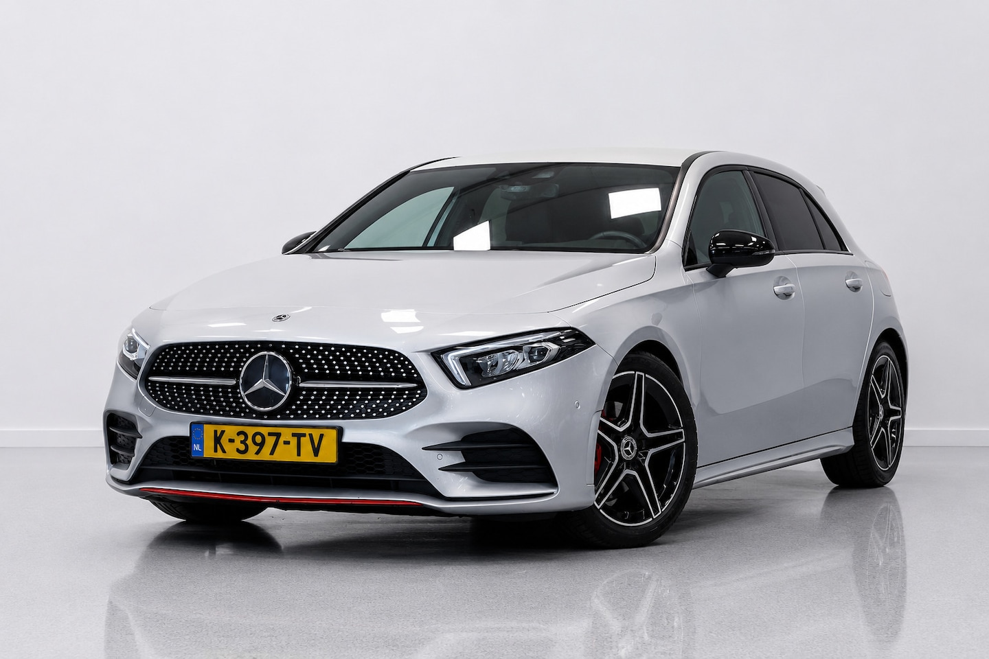 Mercedes-Benz A-klasse - 180 Business Solution AMG Night Upgrade 180 Business Solution AMG Night Upgrade - AutoWereld.nl