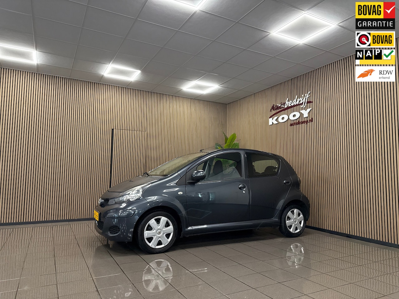 Toyota Aygo - 1.0-12V Comfort Navigator * Navigatie / Airco / 5 Deurs / NL Auto * - AutoWereld.nl