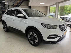 Opel Grandland X - 1.2 T Innovation Navigatie Trekhaak Multimedia ECC