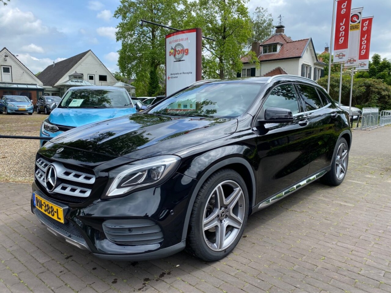 Mercedes-Benz GLA-Klasse - 180 ACTIVITY EDITION AUTOMAAT / NAVI / CAMERA / 19'' LM-VELGEN / HALF LEDER / CRUISE CTR. - AutoWereld.nl