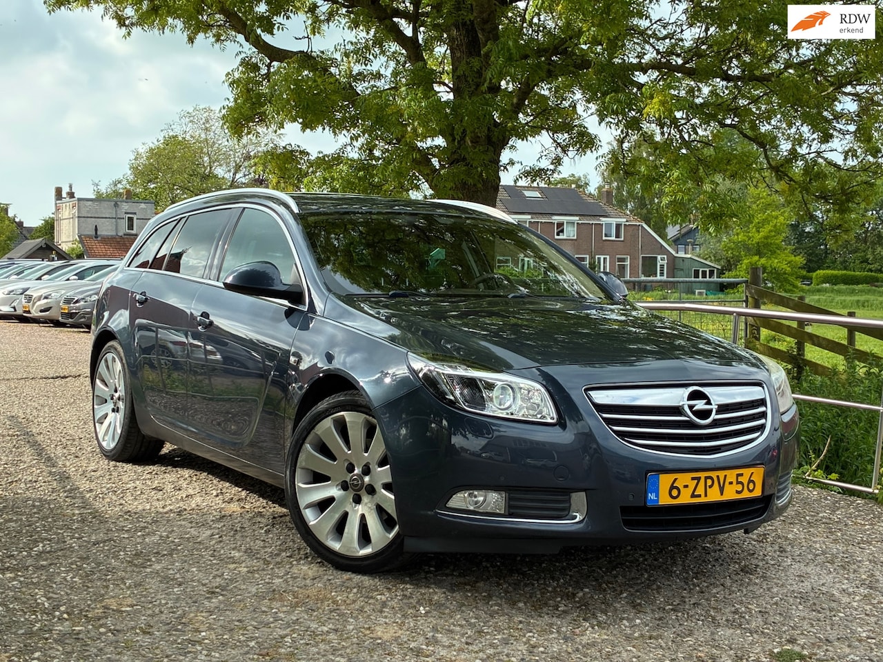 Opel Insignia Sports Tourer - 1.6 T Executive | '' 162.000 KM '' + Lederbekleding + Cruise + Navi Nu € 2.975,-!!! - AutoWereld.nl