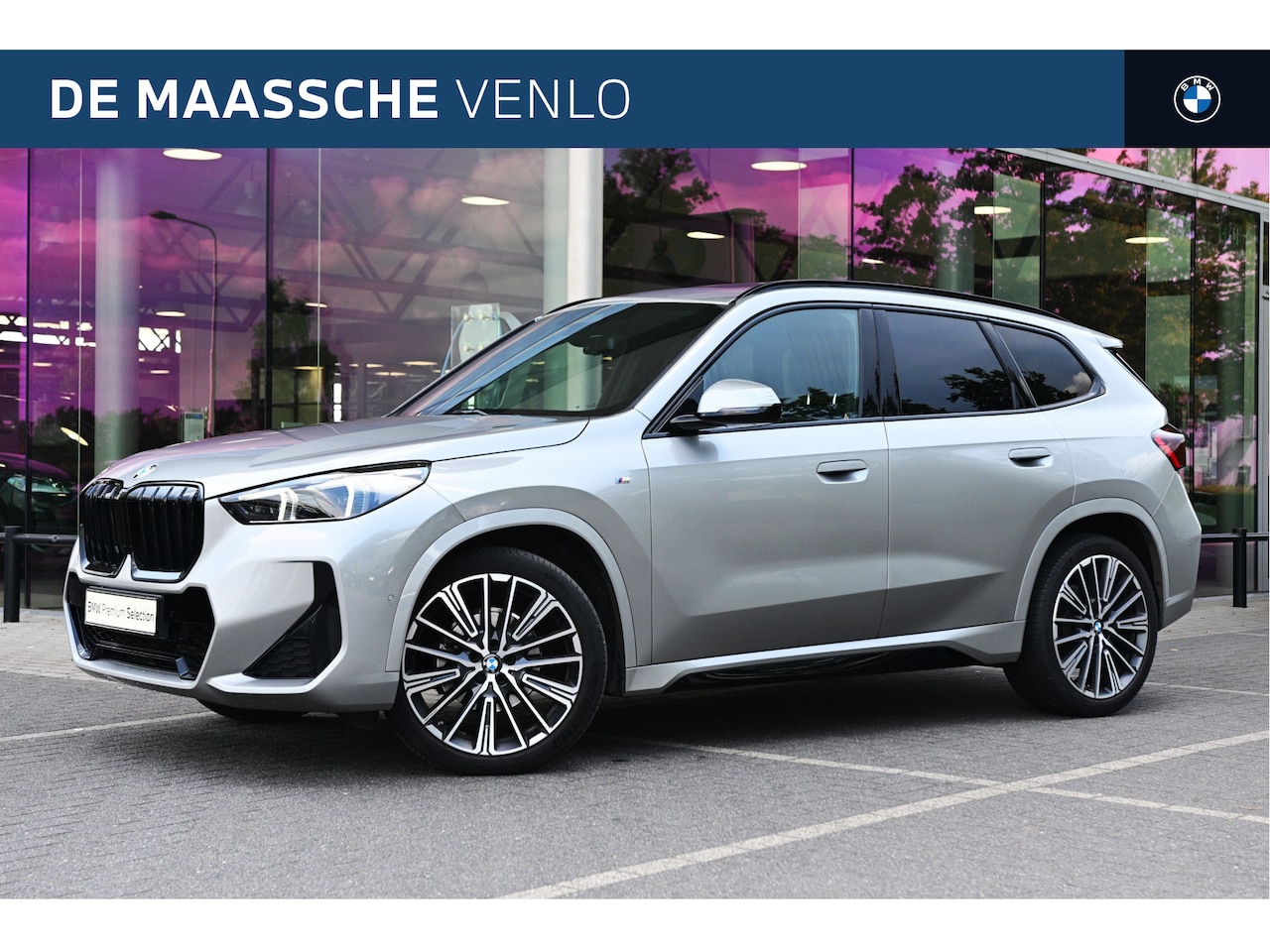 BMW X1 - sDrive18i M Sport Automaat / Trekhaak / Panoramadak / Driving Assistant Plus / Stuurverwar - AutoWereld.nl