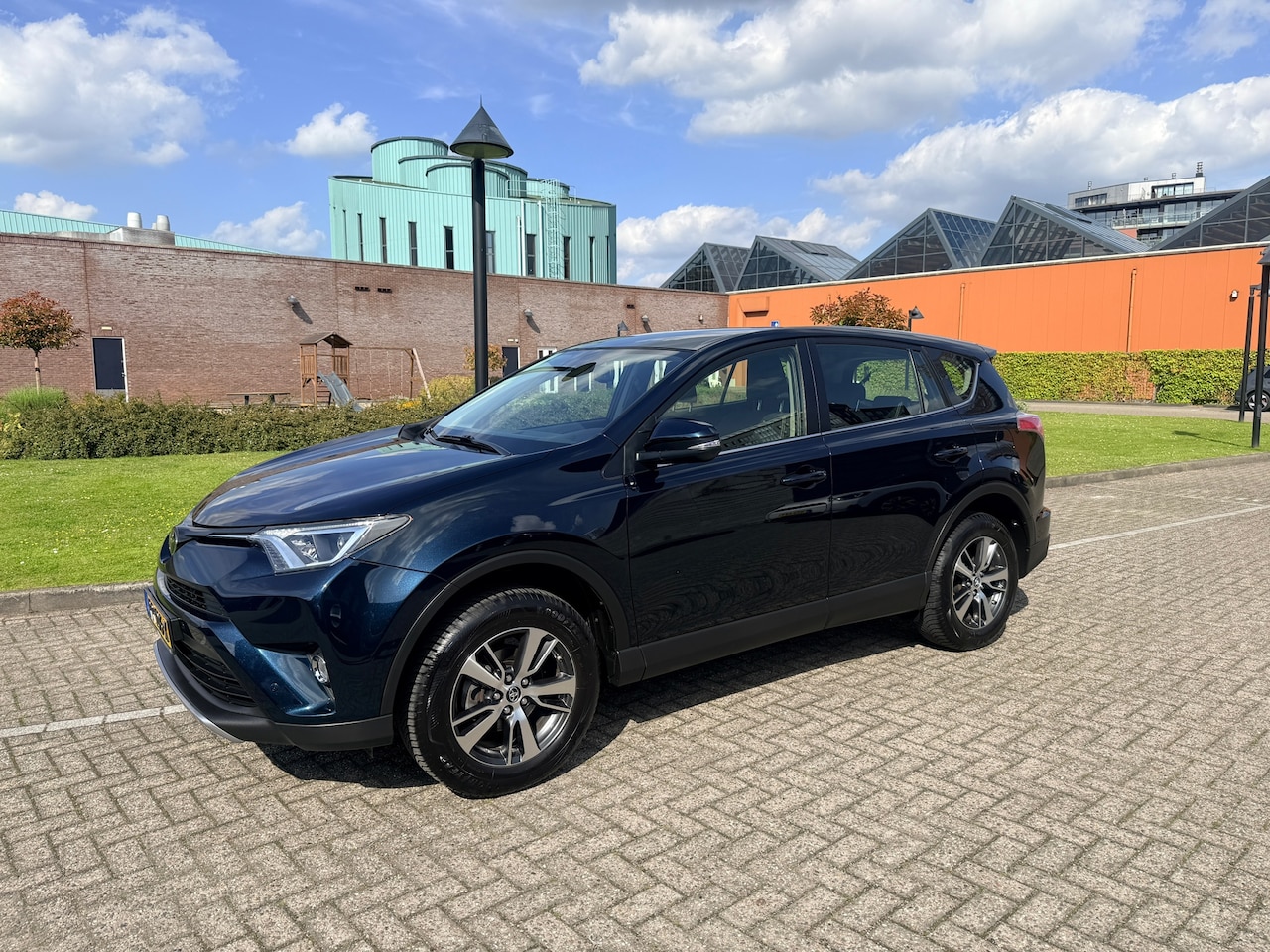Toyota RAV4 - 2.0 VVT-i AWD Dynamic 4X4 Dealer onderhouden - AutoWereld.nl