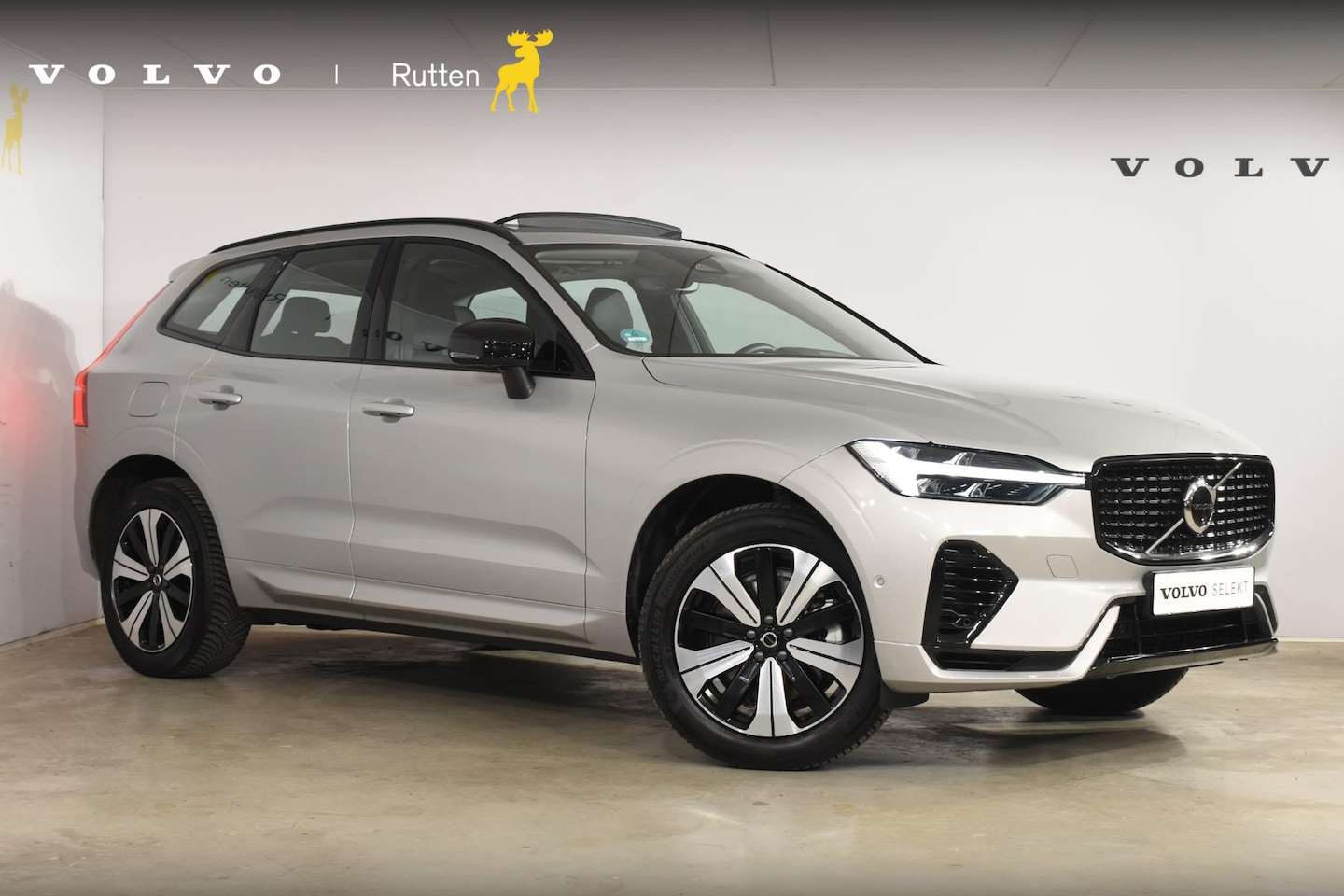 Volvo XC60 - T6 350PK Automaat Plug-in Hybrid AWD Plus Dark / Navigatie / 360 Camera / Adaptieve Cruise - AutoWereld.nl