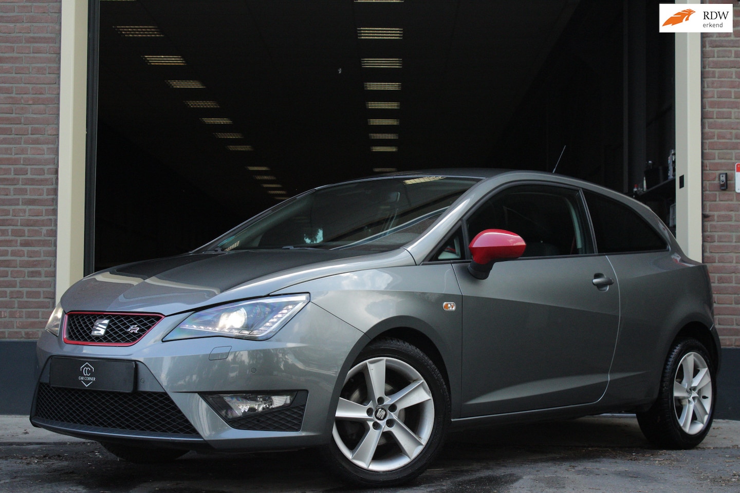 SEAT Ibiza - 1.0 TSI FR 95PK |Camera|Xenon|CarPlay|Vol!| - AutoWereld.nl