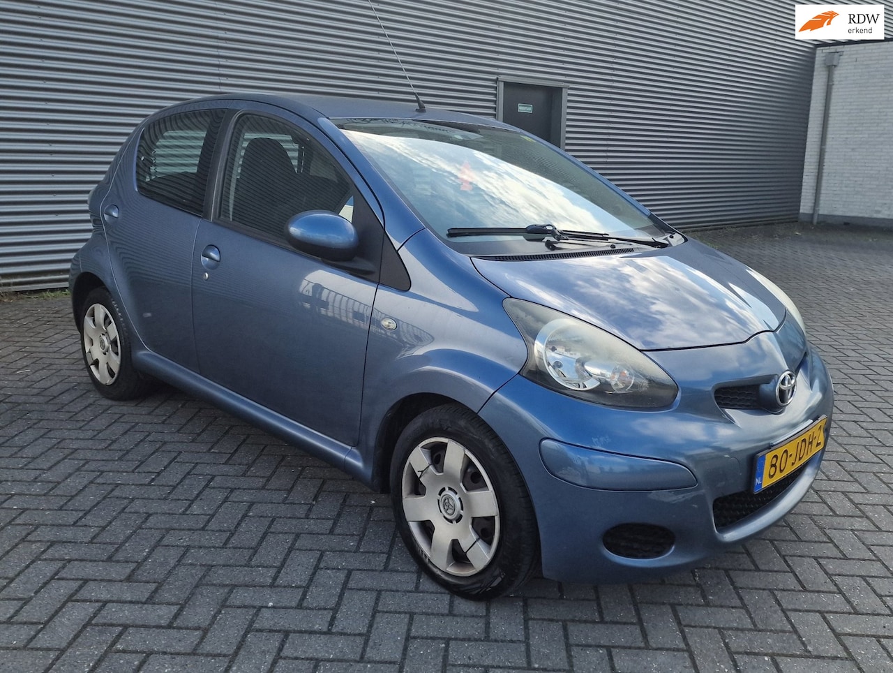 Toyota Aygo - 1.0-12V Comfort CARPLAY PSENSOR AIRCO CRUISE ELEC.PAKET - AutoWereld.nl