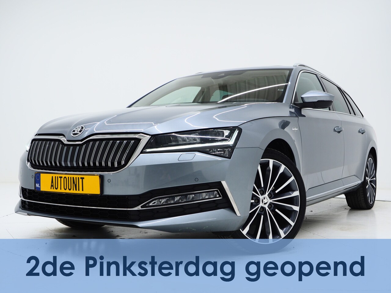 Skoda Superb Combi - 1.4 TSI iV Laurin & Klement | Panoramadak | Leder | Canton | Camera | Keyless | Adaptive C - AutoWereld.nl