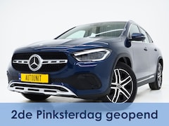 Mercedes-Benz GLA-Klasse - 250 e | Panoramadak | Trekhaak | Leder | Camera | Keyless | Adaptive Cruise | Sfeerlicht