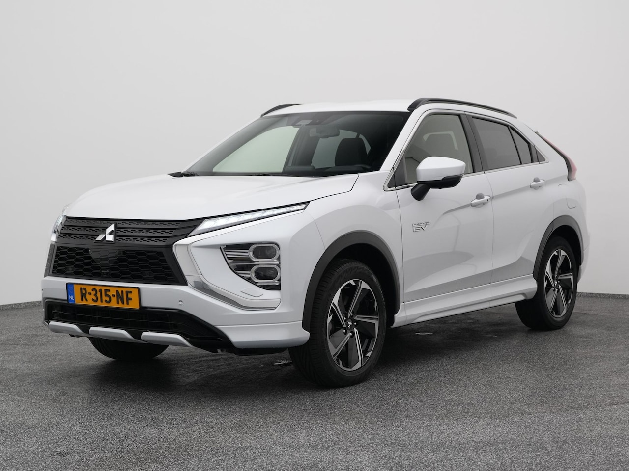 Mitsubishi Eclipse Cross - 2.4 PHEV Executive | 360° | ADAPTIVE | KEYLESS | STOEL- EN STUURVERW. | TREKHAAK - AutoWereld.nl