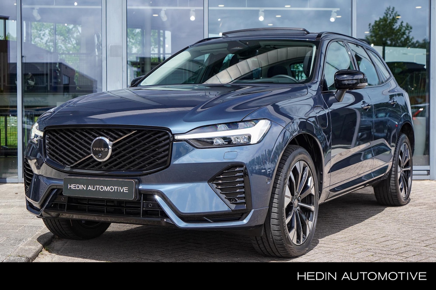 Volvo XC60 - 2.0 T6 Plug-in hybrid AWD Ultra Dark | 2250 kg trekgewicht | Head up Display | 360 Camera - AutoWereld.nl