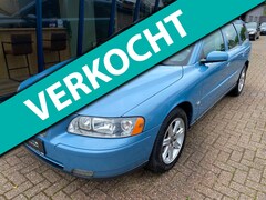 Volvo V70 - 2.4 Momentum LEER / PDC / TREKHAAK