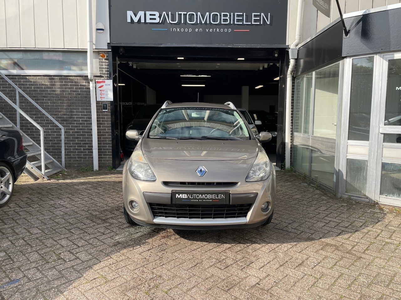 Renault Clio Estate - 1.2 TCE Collection/ 1JR. APK/airco/Navi/Cruise control/LM Velgen!! - AutoWereld.nl