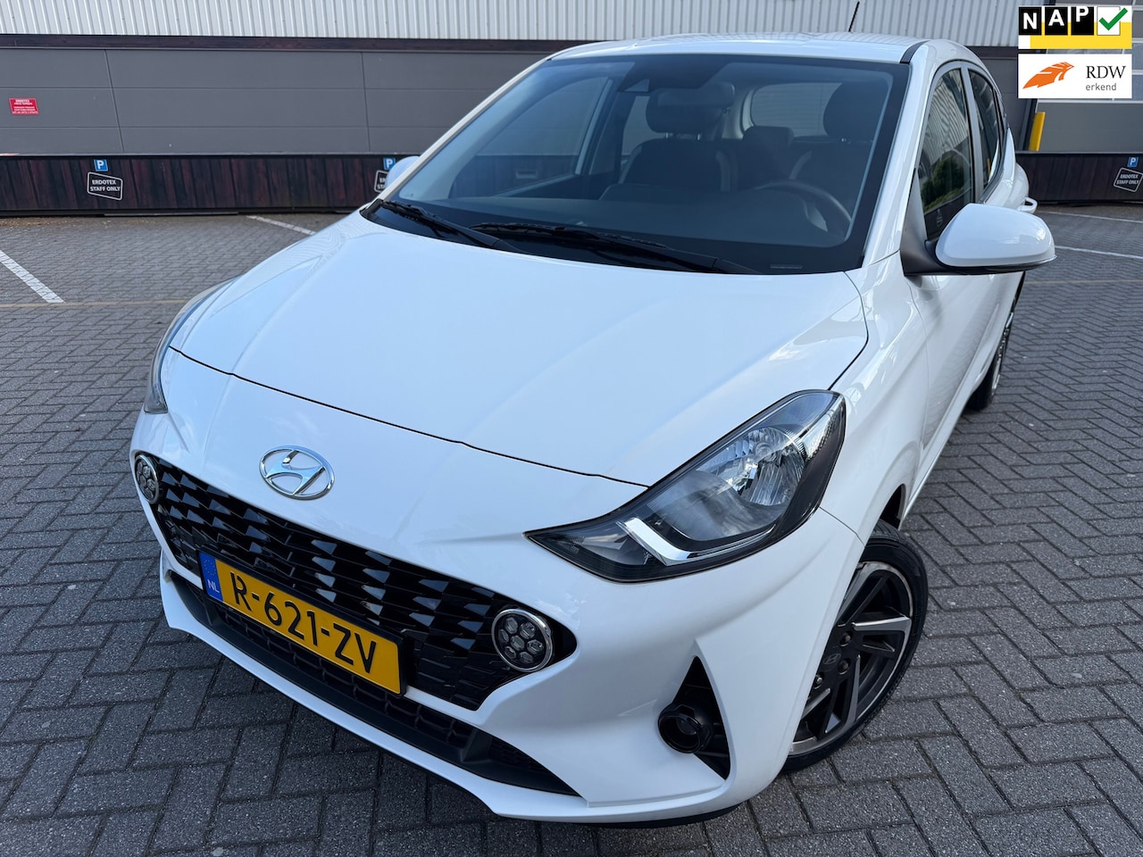 Hyundai i10 - 1.0 Comfort*1eEigenaar*NAVI-CarPlay*Cruise*Airco*Park-Sensoren*Velgen*Bluetooth*NAP*APK* - AutoWereld.nl