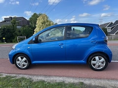 Toyota Aygo - 5 deurs airco, nwe koppeling, nwe all season banden