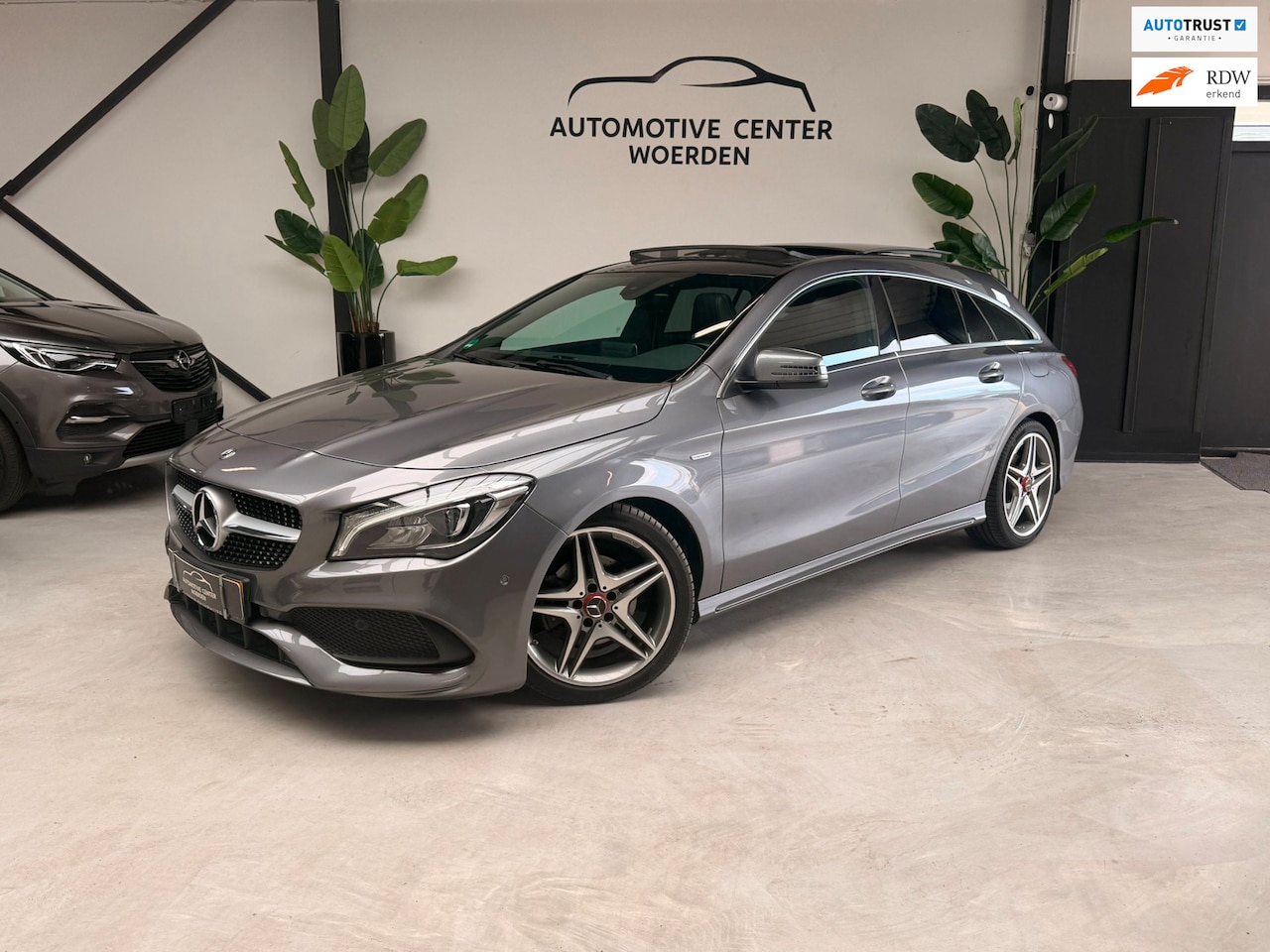 Mercedes-Benz CLA-klasse Shooting Brake - 200|AMG|PANO|Carplay|Keyless|LED|Schaalstoelen| - AutoWereld.nl