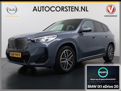 BMW iX1 - eDrive20 67kWh M Sport pakket Pano-Dak/Schuif-dak Leer SOH 100% Warmtepomp Camera Navi Ecc