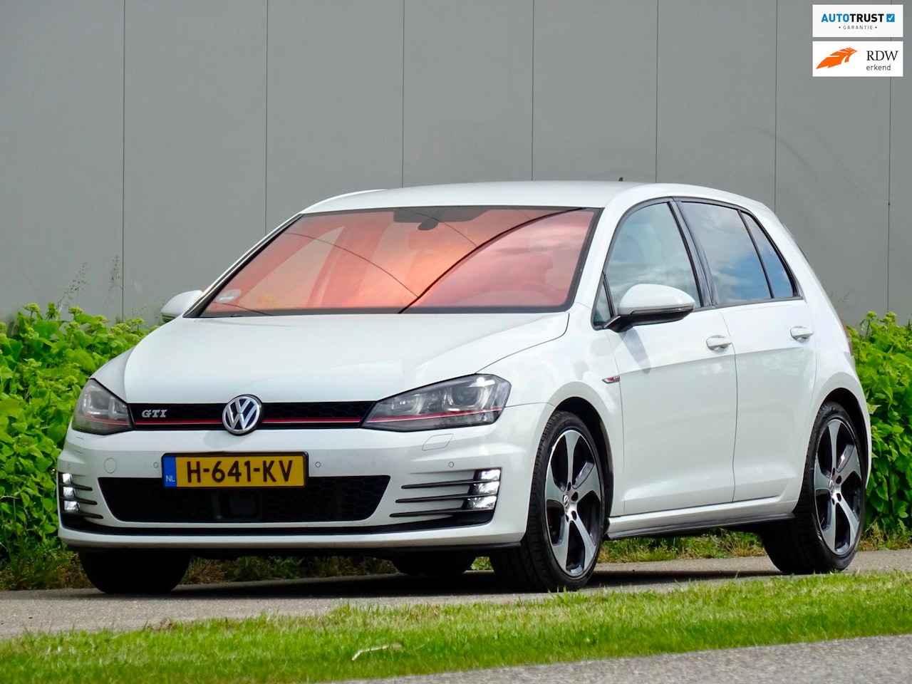 Volkswagen Golf - 2.0 TSI GTI | VOLLEDIG ORIGINEEL | Trekhaak | - AutoWereld.nl