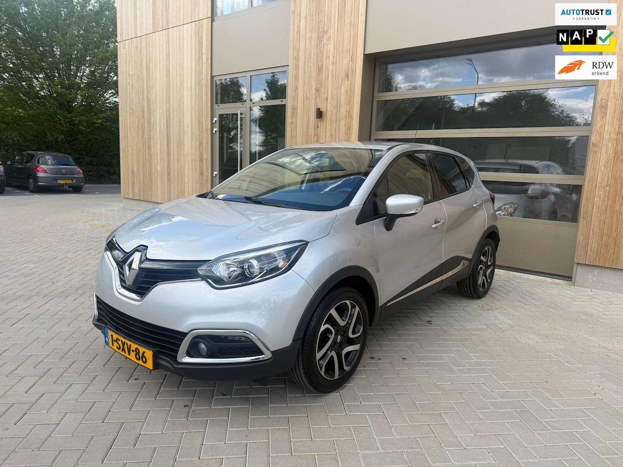 Renault Captur - 0.9 TCe Dynamique 5DRS|Clima|Keyless|NAVI|Parkeersensoren|Achteruirijcamera|Nieuwe APK - AutoWereld.nl