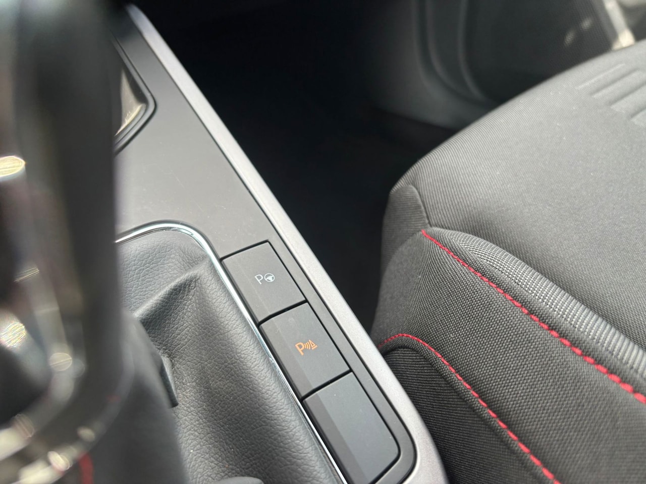SEAT Arona - 1.5 TSI EVO FR Business Intense|ACC|Camera|DAB|LED