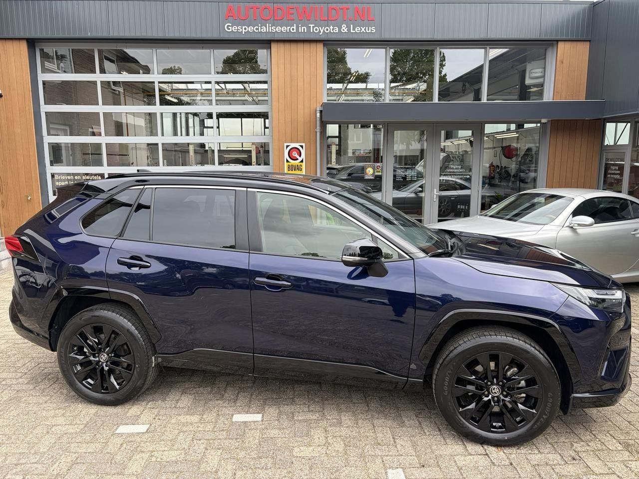 Toyota RAV4 - 2.5 Hybrid 220 Style A/T + FABRIEKSGARANTIE - AutoWereld.nl