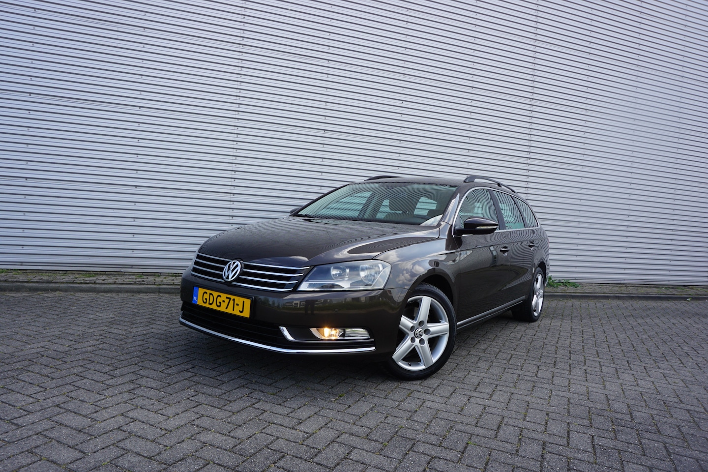 Volkswagen Passat Variant - 1.4 TSI Highline BlueMotion AUTOMAAT - Climate / Navi / Cruise / Parkeers. / Stoelverw. / - AutoWereld.nl