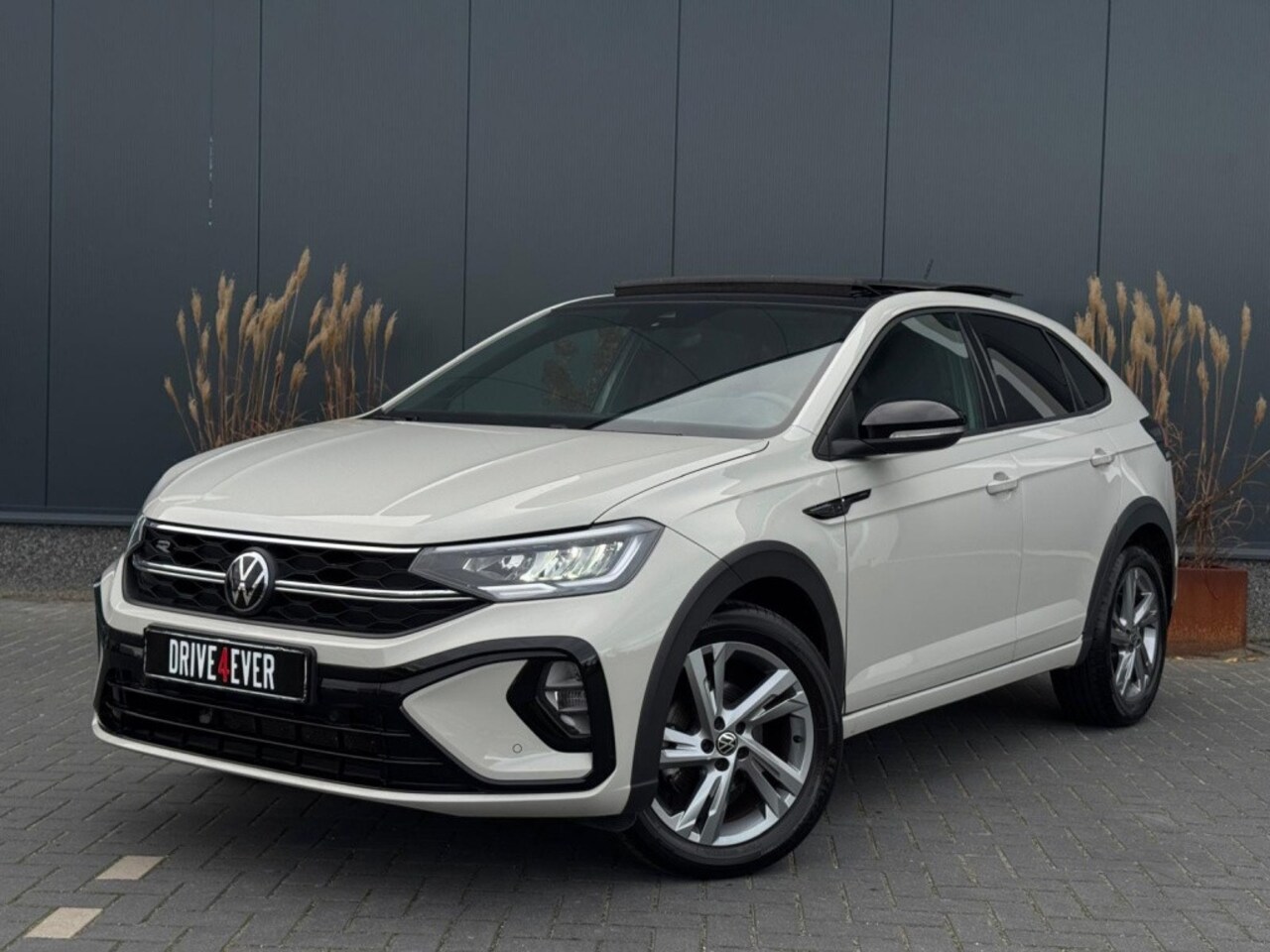 Volkswagen Taigo - Volkswagen Taigo 1.0 TSI 3x R-Line | Pano | Digital Dash | ACC - AutoWereld.nl
