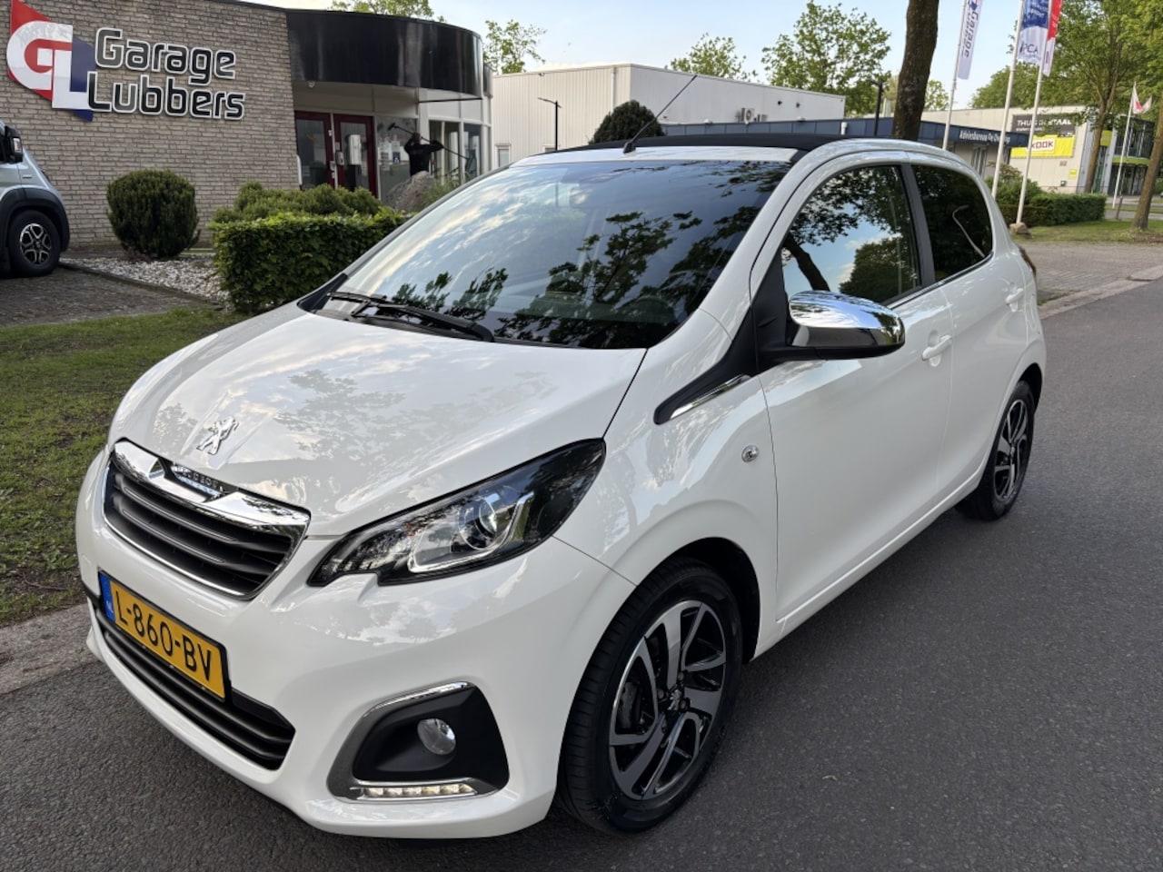 Peugeot 108 - 1.0 e-VTi Allure TOP! 1.0 e-VTi Allure TOP - AutoWereld.nl