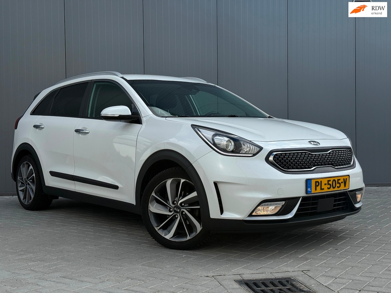 Kia Niro - 1.6 GDi Hybrid ExecutiveLine 1.6 GDi Hybrid ExecutiveLine - AutoWereld.nl