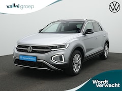 Volkswagen T-Roc - 1.5 TSI 150 pk DSG Style | Trekhaak | IQ Light | Stoelverwarming | Adaptive Cruise | Navig