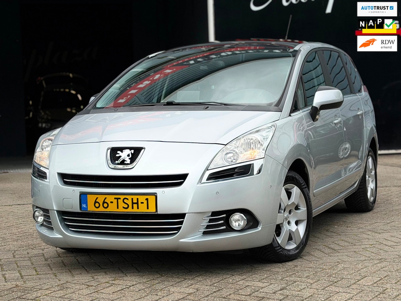 Peugeot 5008 - 1.6 THP Active 7-PERSOONS AUTOMAAT PANO/PDC/NAVI | LEUKE GEZINSAUTO ! - AutoWereld.nl