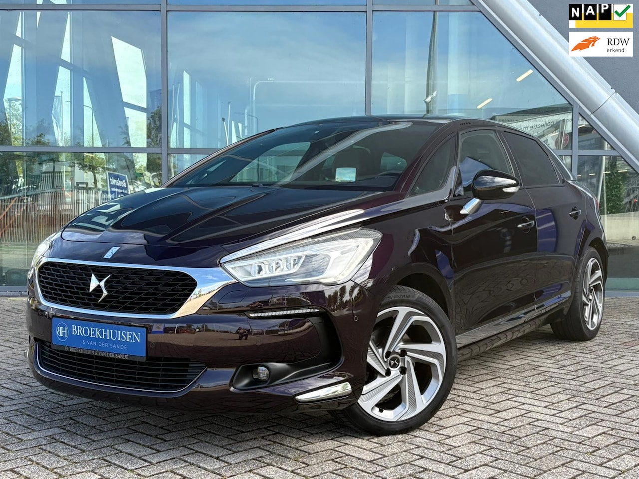 DS 5 - 1.6 THP Business Executive 165pk Automaat / Leder / Panoramadak / HU Display - AutoWereld.nl