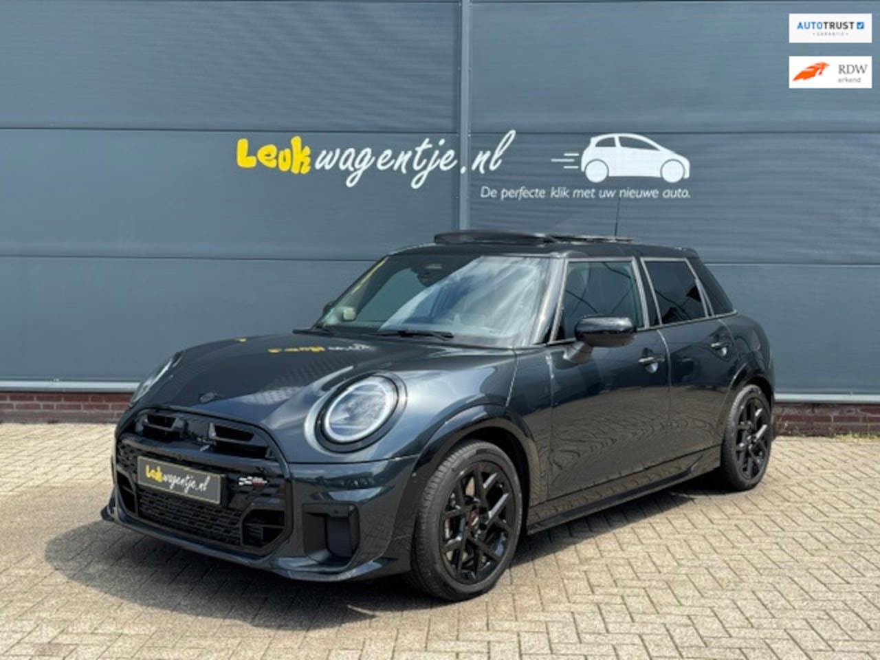 MINI Cooper - Mini 1.5 C John Cooper Works L 5 drs Automaat - AutoWereld.nl
