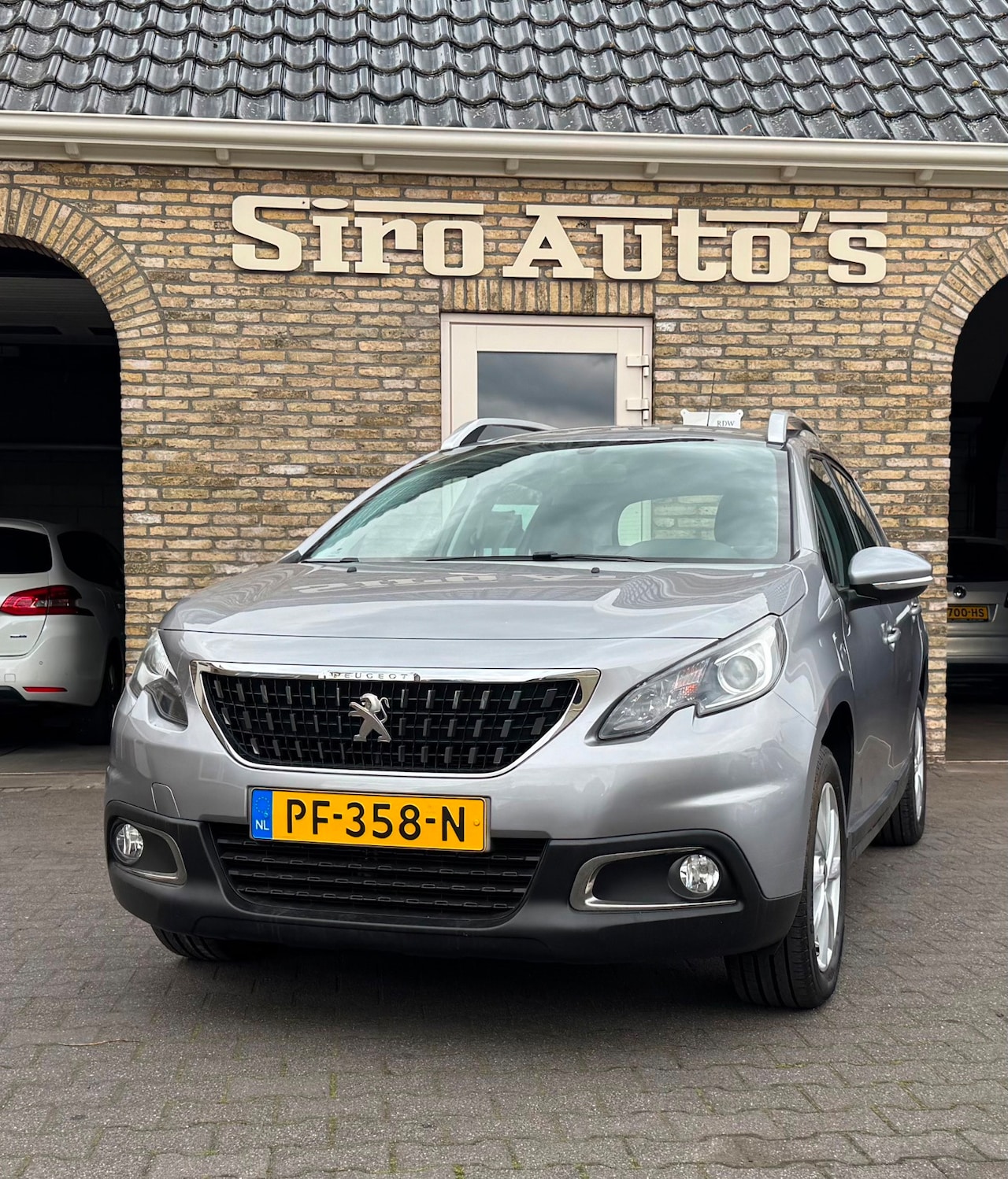 Peugeot 2008 - 1.2 Bj 2017 weinig kilometers Zeer nette auto - AutoWereld.nl