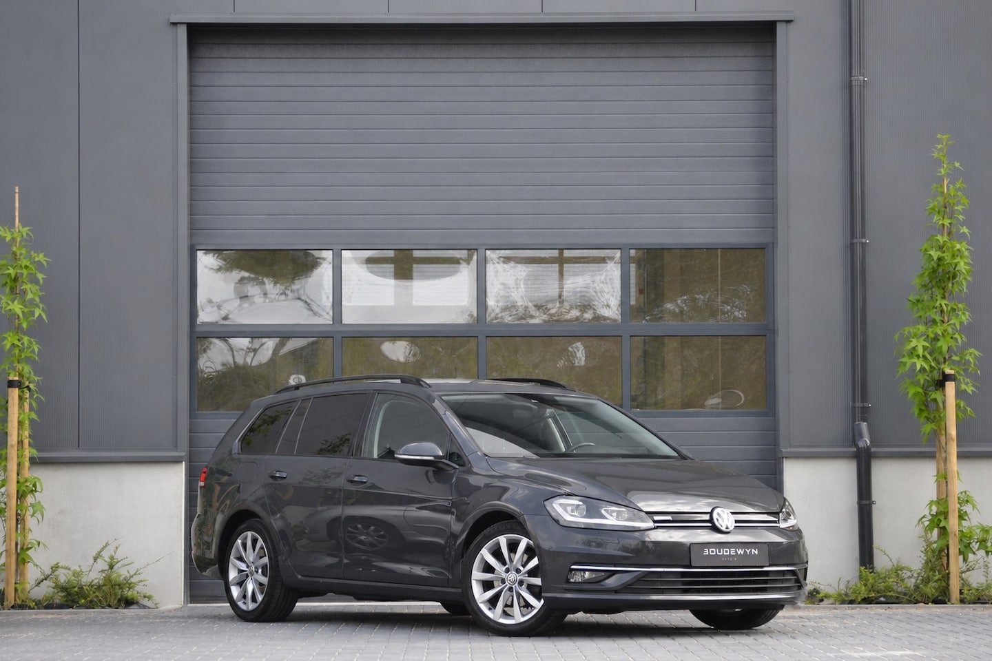 Volkswagen Golf Variant - 1.5 TSI Highline Automaat | Digitaal Cockpit | Stoelverwarming - AutoWereld.nl