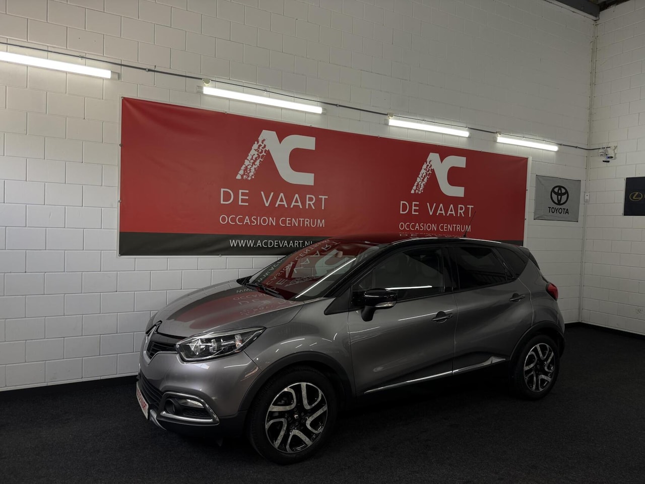 Renault Captur - 1.2 TCe Helly Hansen - NAVI/CAMERA/LEER/NAP - AutoWereld.nl