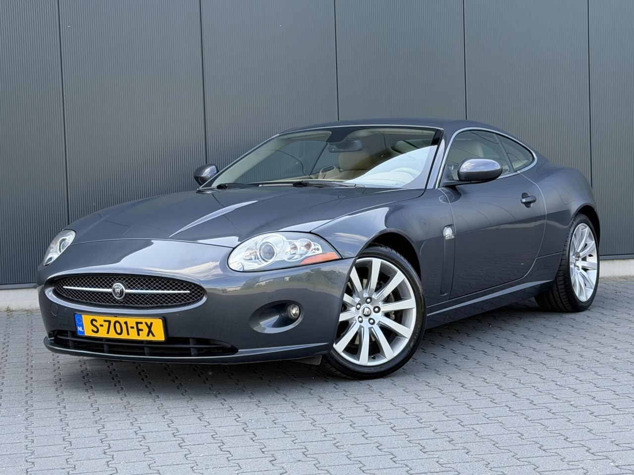 Jaguar XK - 4.2 V8 Coupé 57DKM - Leder - Xenon - Zeer Goede Staat - Unieke Auto - AutoWereld.nl