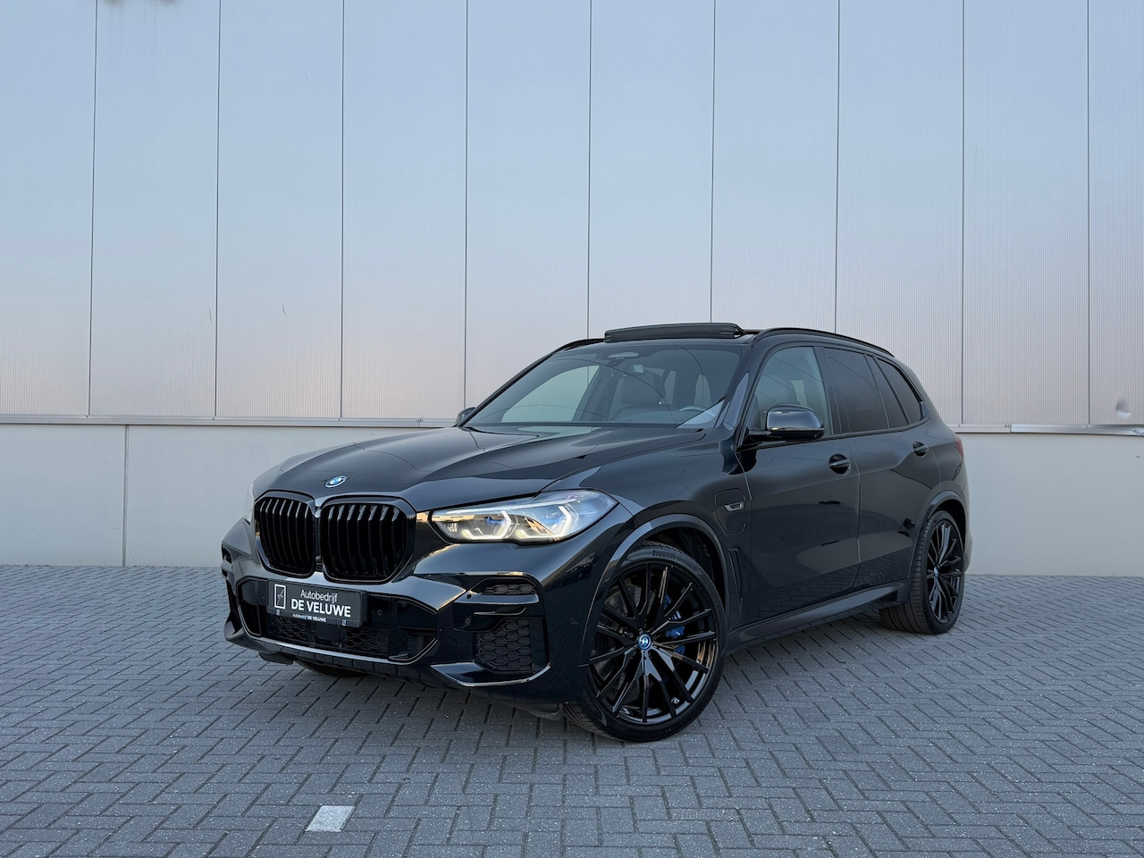 BMW X5 - XDrive45e M-Sport|HuD|H&K|Laser|Carbon|22” - AutoWereld.nl