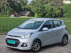 Hyundai i10 - 1.2i FIFA WORLD CUP EDITION|AIRCO STOEL+STUUR VERWARM