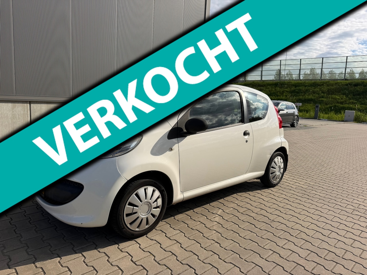 Peugeot 107 - 1.0-12V XR 1.0-12V XR - AutoWereld.nl