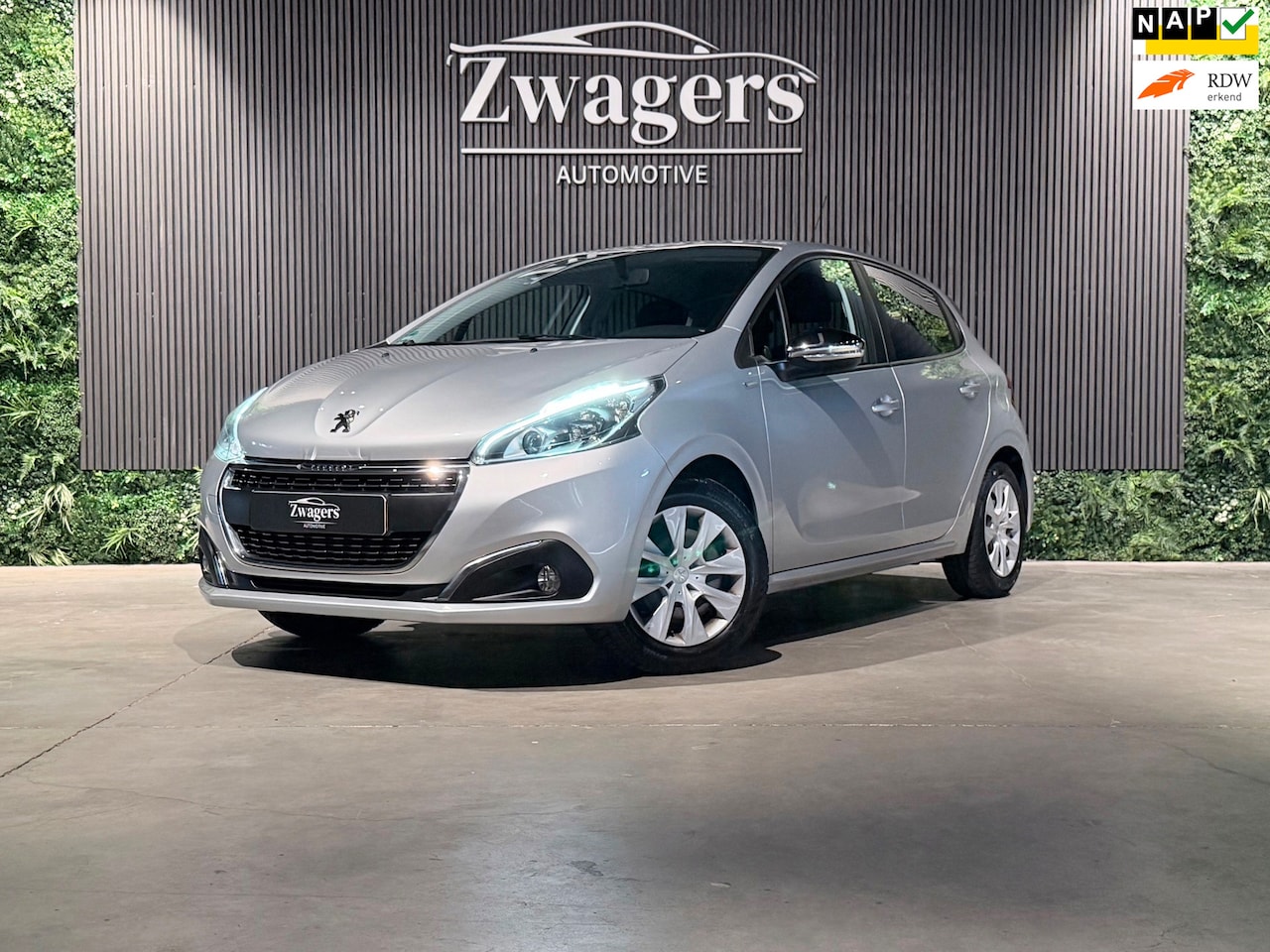Peugeot 208 - 1.2 PureTech Urban Soul | Airco | Navi | Trekhaak | Garantie - AutoWereld.nl