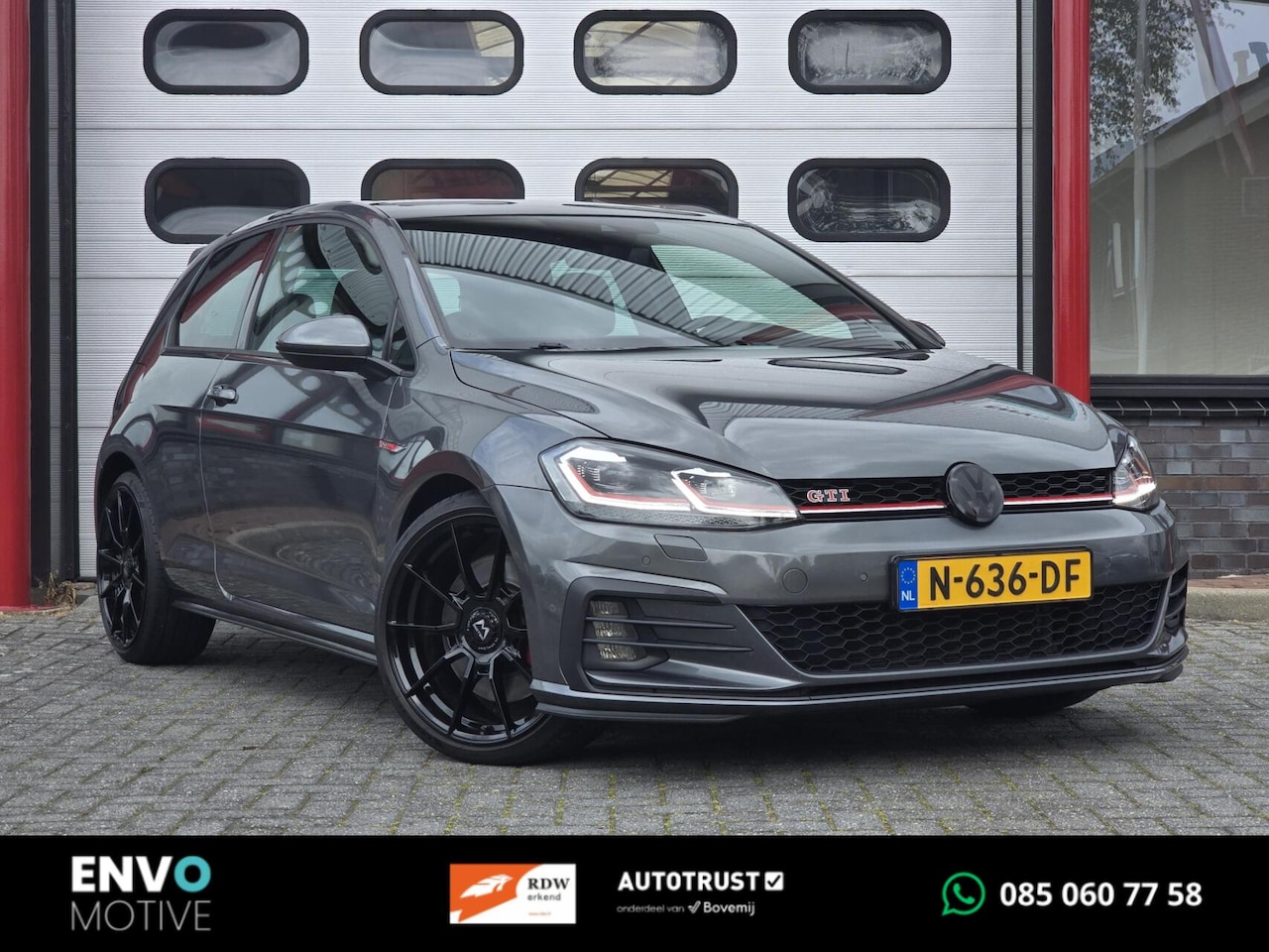 Volkswagen Golf - 2.0 TSI GTI Perform. Pano/CarPlay/LED/330PK - AutoWereld.nl
