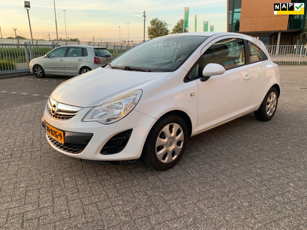 Opel Corsa - 1.0-12V '111' Edition Wit 2011 Airco Navi NAP! - AutoWereld.nl