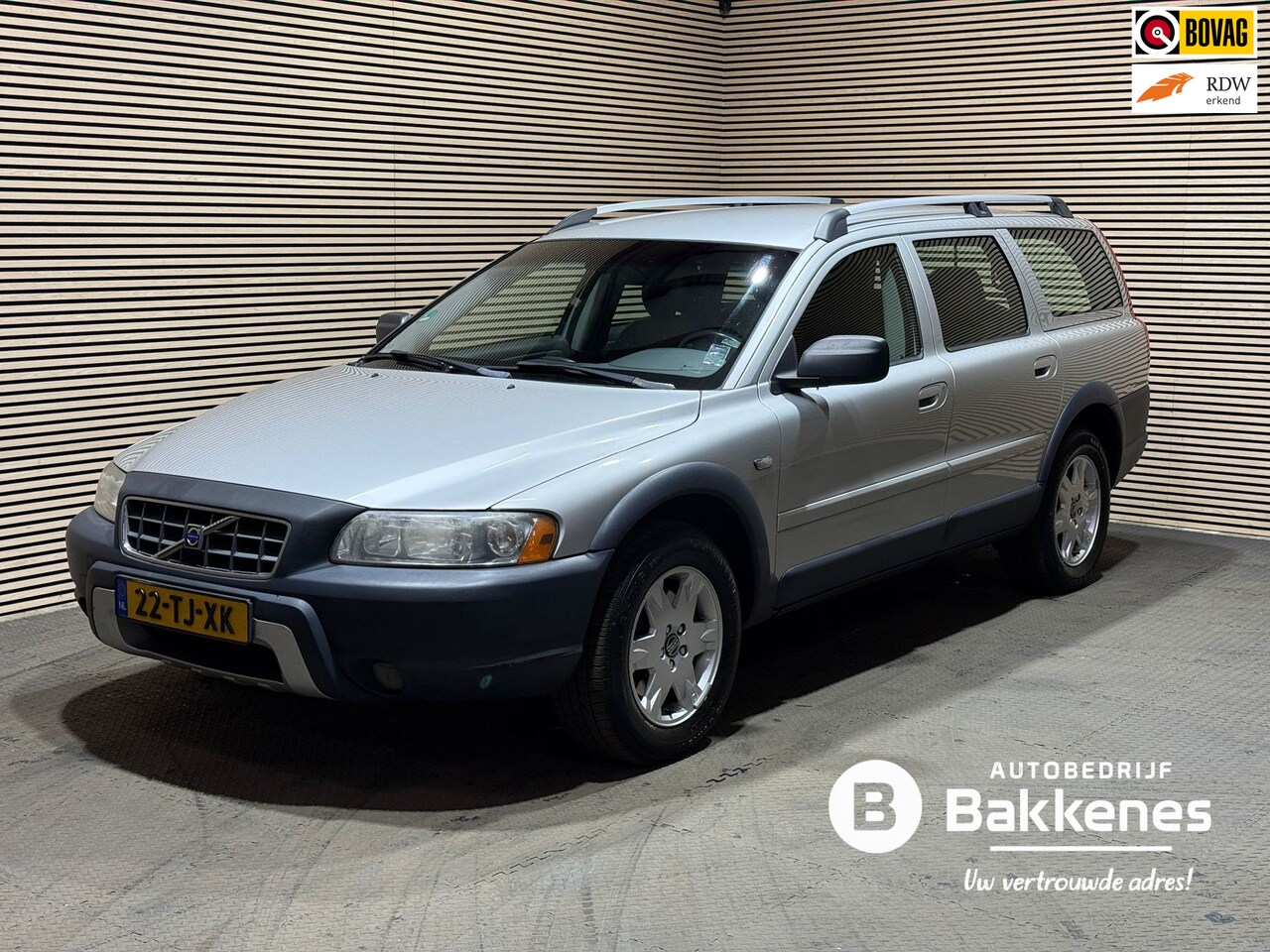 Volvo XC70 - 2.5 T Momentum | AWD | Automaat | Trekhaak | Airco - AutoWereld.nl