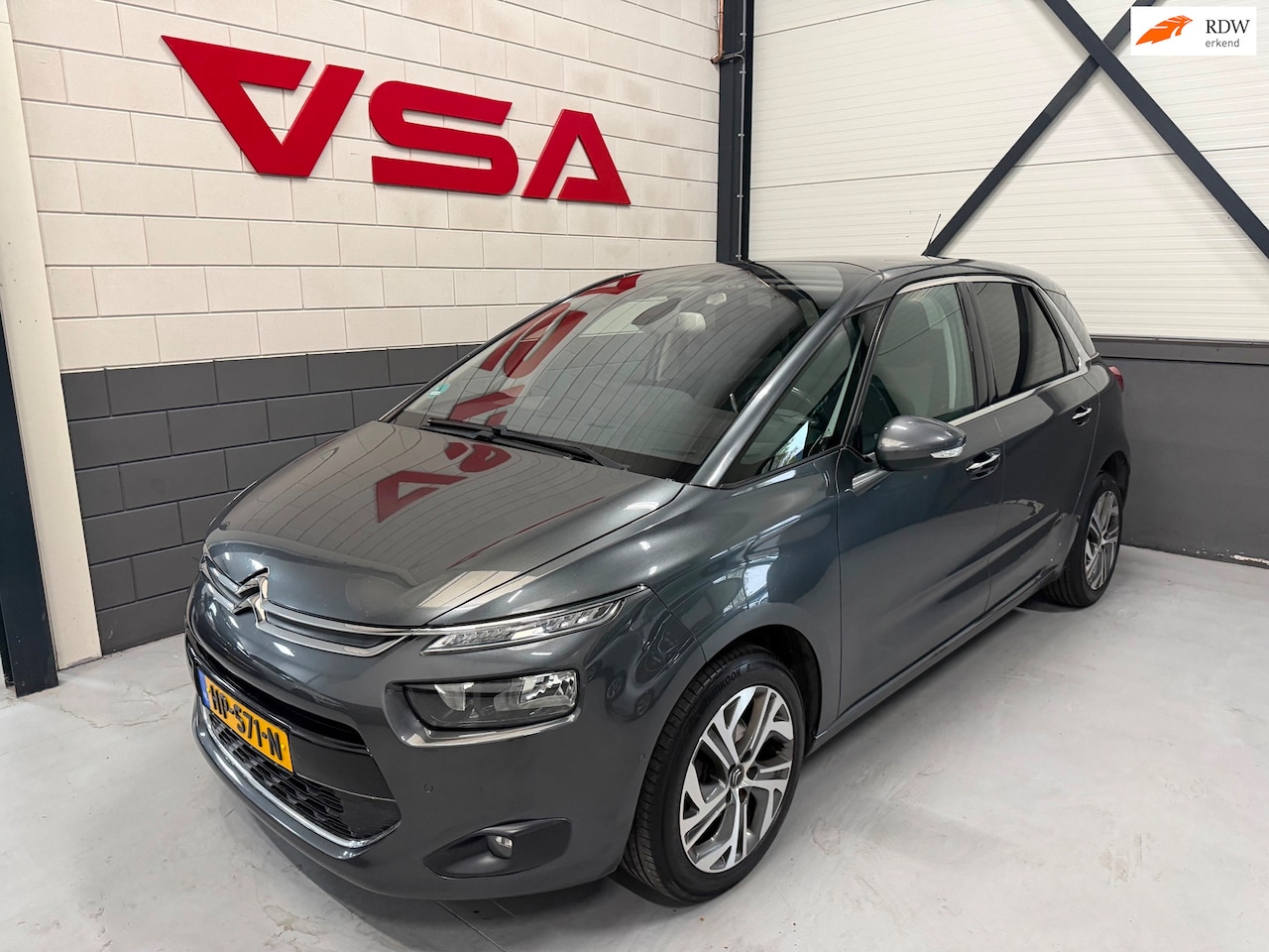 Citroën C4 Picasso - 1.6 BlueHDI Live|Pano|Cruise|Camera|Trekhaak|zelf inparkeren|Stoelvw|PDC|Navi.Climate|Afle - AutoWereld.nl