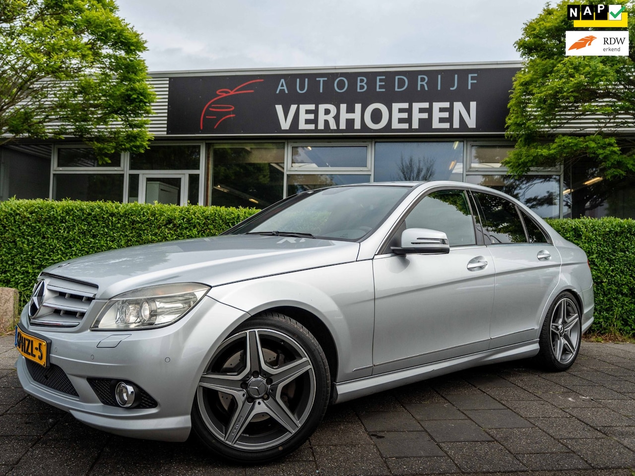 Mercedes-Benz C-klasse - 350 CGI BlueEFFICIENCY Avantgarde | AMG STYLING | AUTOMAAT | STOELVERWARMING | NAVIGATIE | - AutoWereld.nl