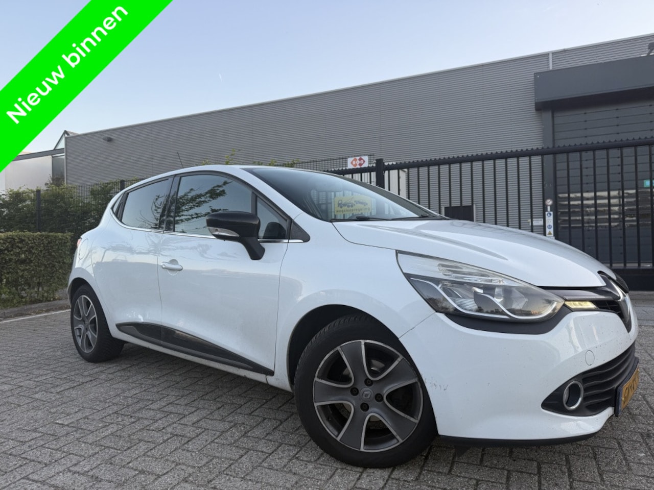 Renault Clio - 1.5 dCi Night&Day Clima Bleutooth Parksensoren - AutoWereld.nl