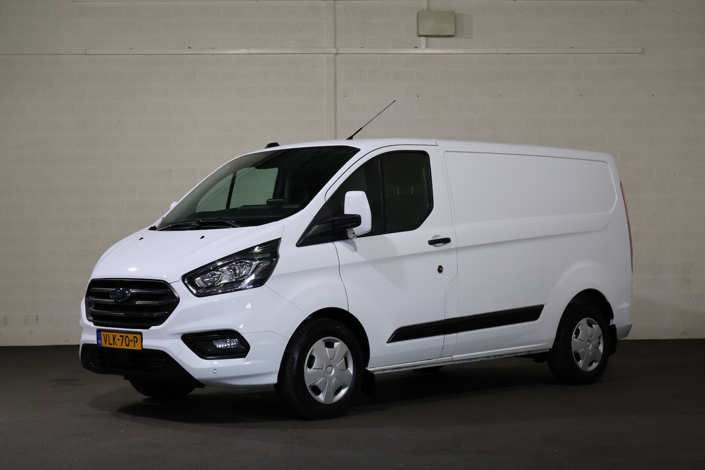 Ford Transit Custom - 2.0 TDCI 130pk L1 H1 Trend Automaat - AutoWereld.nl