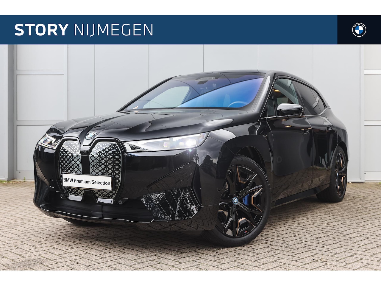 BMW iX - xDrive40 High Executive / Sportpakket / Panoramadak Sky Lounge / Trekhaak / Laserlight / S - AutoWereld.nl