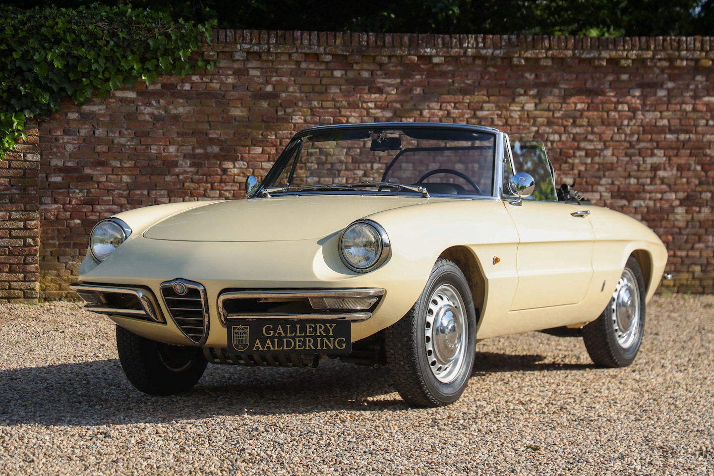 Alfa Romeo Spider - Duetto 1600 Restored condition - A restoration from the days when NOS parts were readily a - AutoWereld.nl