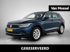 Volkswagen Tiguan - 1.5 TSI Life Business 150 PK | Apple Carplay | Achteruitrijcamera | Panoramadak | Trekhaak